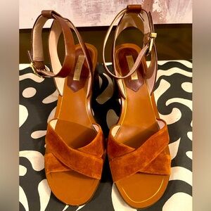 Louise eat cie block heels. Brown suede.